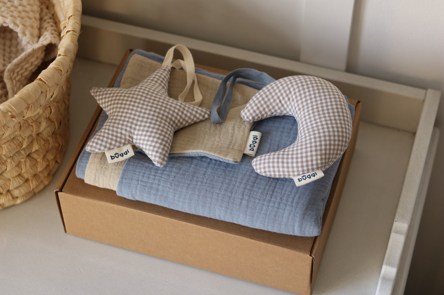 Zestaw prezentowy dla chłopczyka – kocyk + zawieszki | Baby Blue