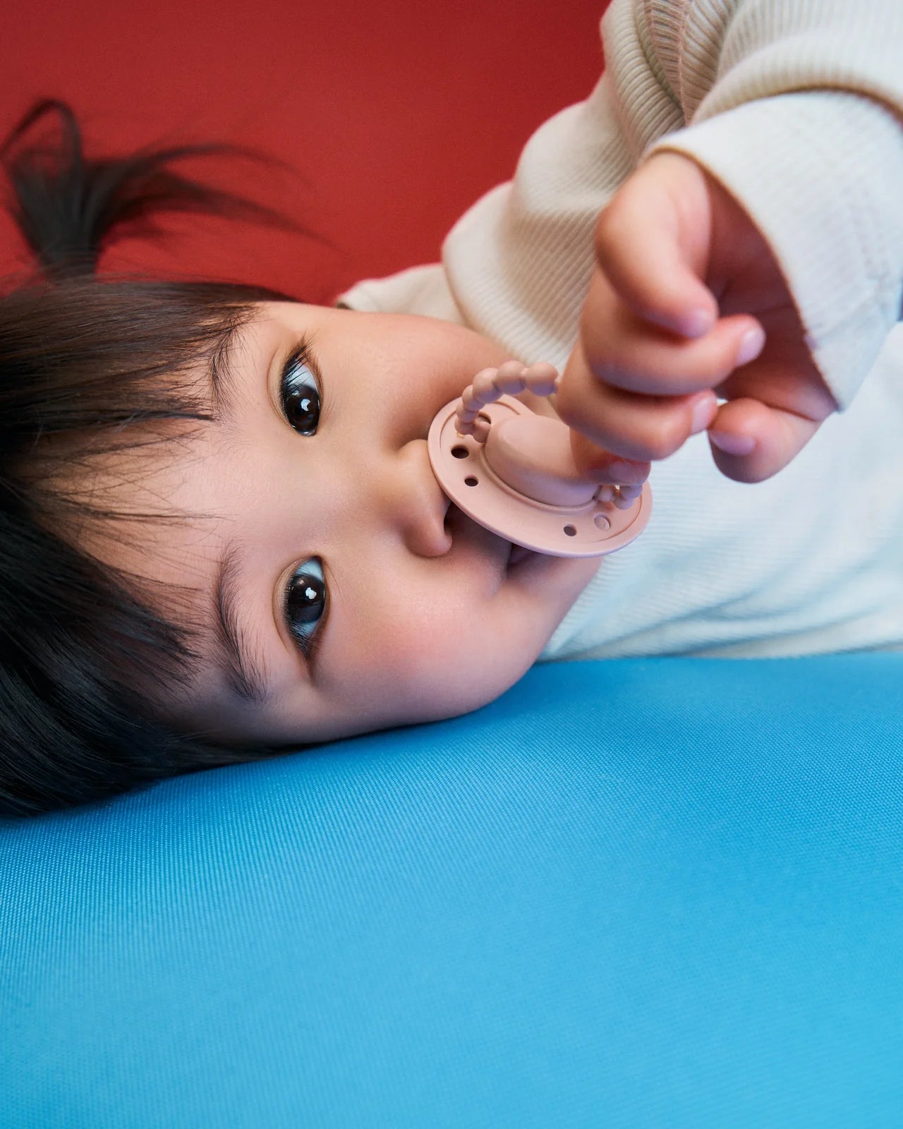 Smoczek pozycjonujący LUU Velvet Blush 0–3 m – dla noworodków