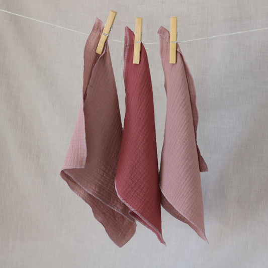 Miękkie pieluszki muślinowe dla najmłodszych w pięknych kolorach odcieniach różu