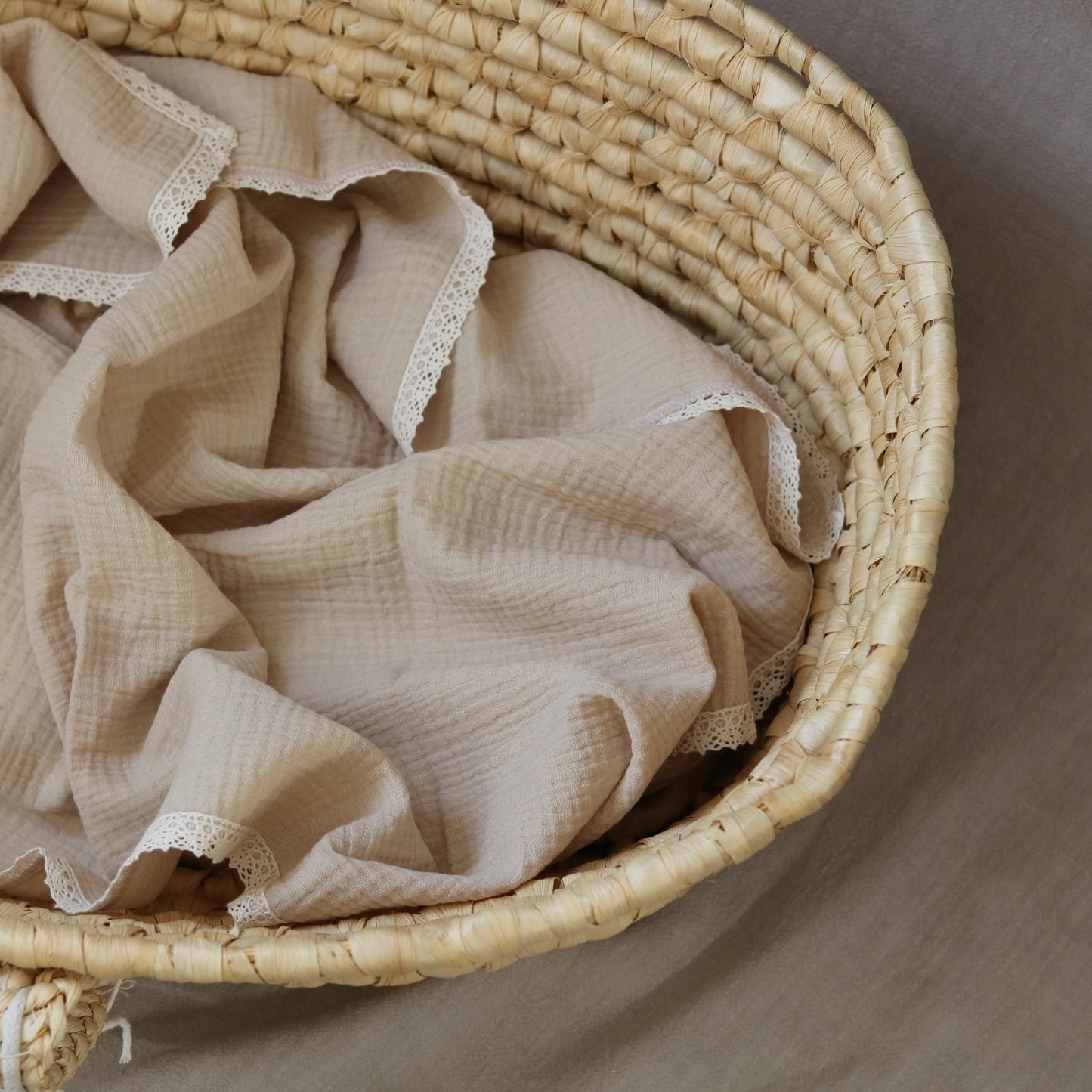 Zestaw muślinowy dla niemowląt - kocyki + pieluszki - Kremowa Harmonia