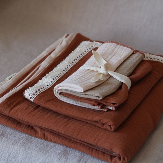 Muślinowy zestaw dla niemowląt – Kocyki + pieluszki | Zachód Słońca