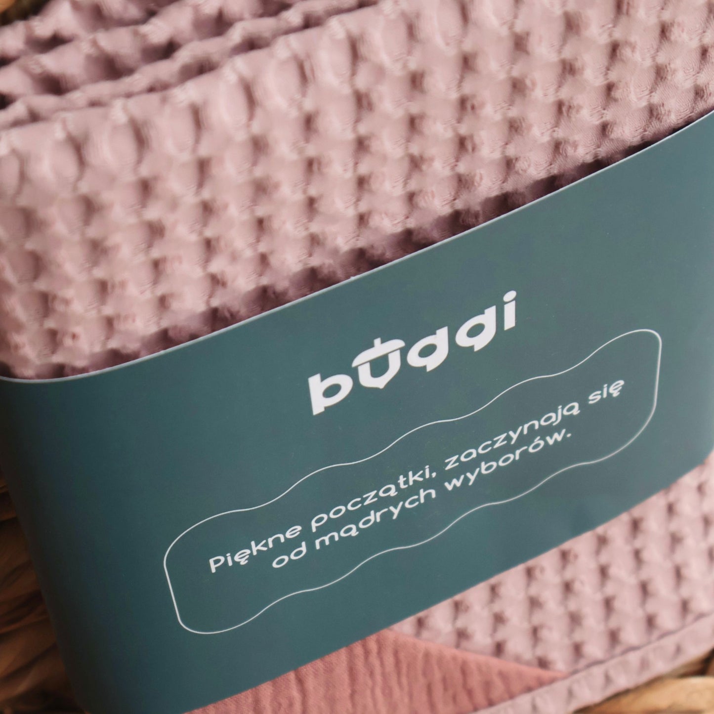 Zestaw prezentowy dla niemowlaka - ręcznik wafelkowy i zawieszki - Pink