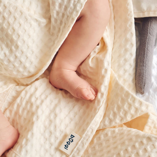 Zestaw prezentowy - ręcznik wafel z muślinowym kapturem plus zawieszki | Beige