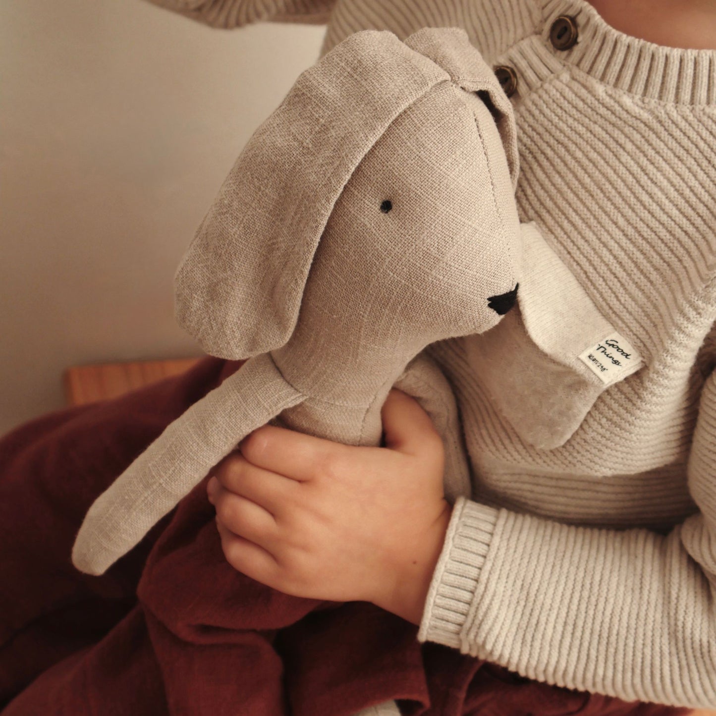 Lniany Królik Leon – ręcznie szyta przytulanka na lata