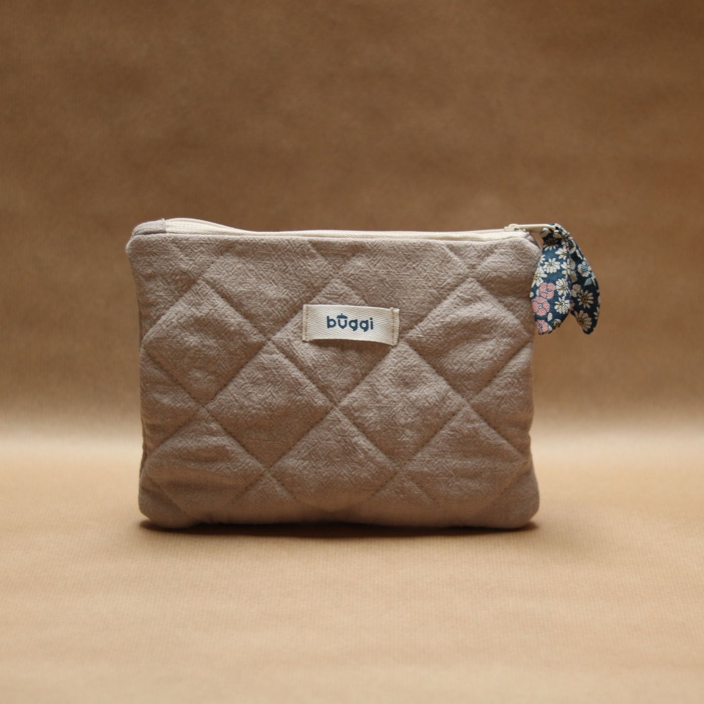 Mała kosmetyczka pikowana z lnu – 22 × 18 cm - Beżowa