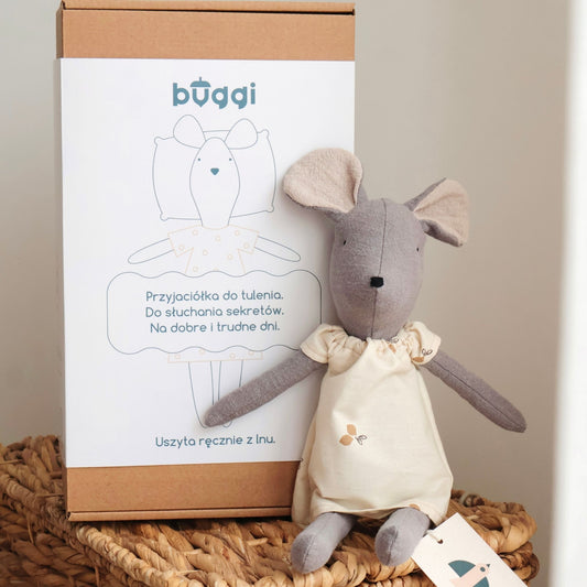 Lniana myszka Matylda – ręcznie szyta przytulanka na lata