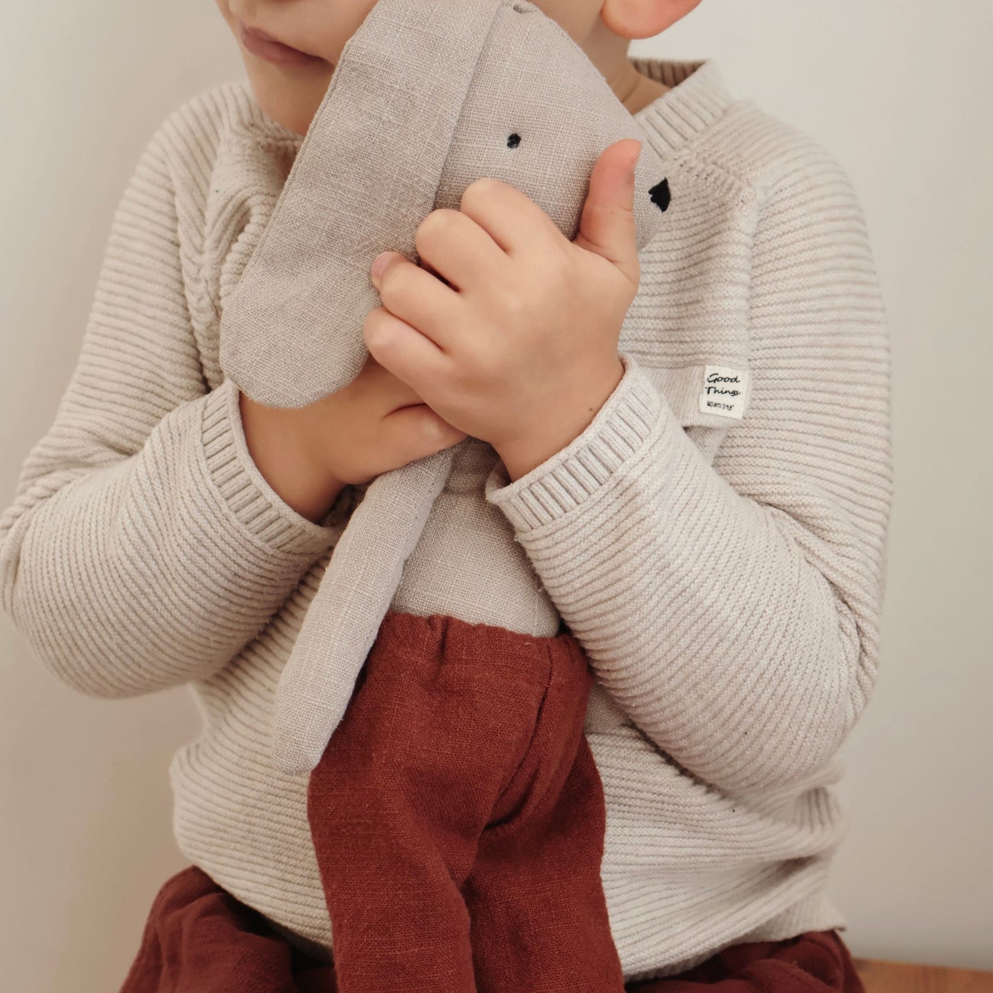 Lniany Królik Leon – ręcznie szyta przytulanka na lata