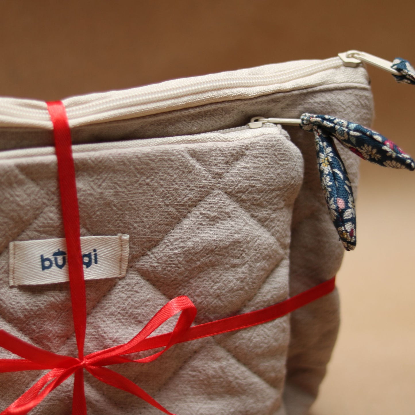 Zestaw dwóch kosmetyczek pikowanych z lnu – mała + duża