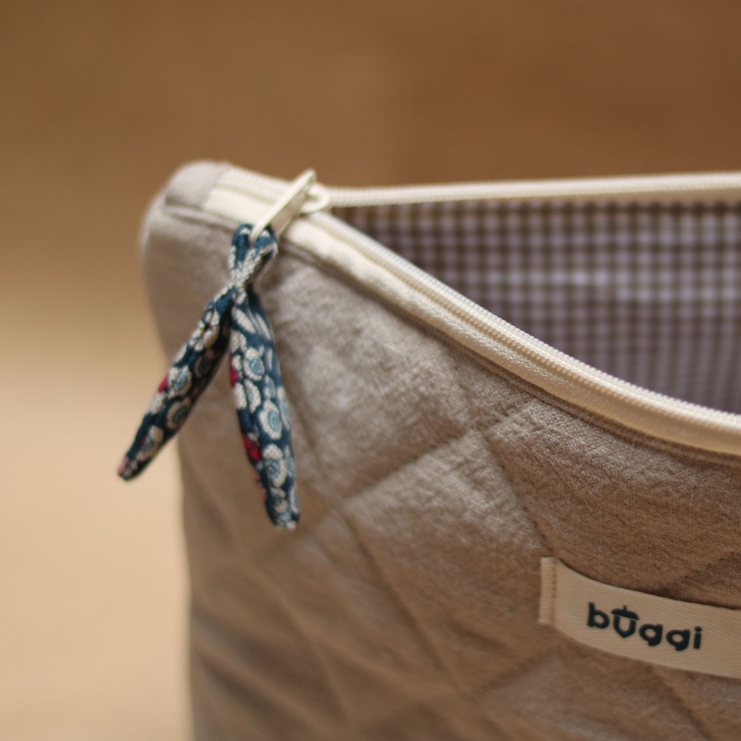 Duża kosmetyczka pikowana z lnu – 32 × 22 cm - Beżowa