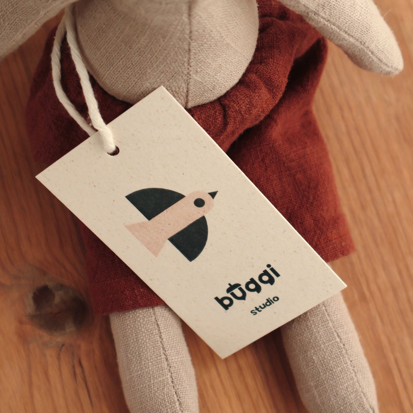 Lniany Królik Leon – ręcznie szyta przytulanka na lata