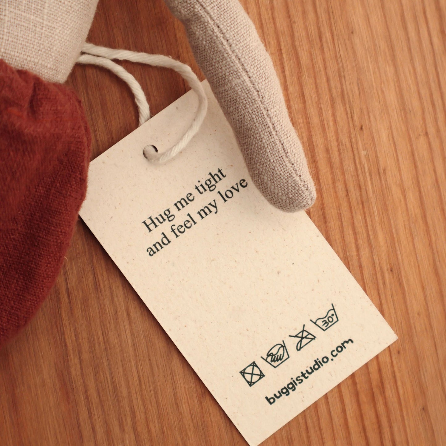 Lniany Królik Leon – ręcznie szyta przytulanka na lata