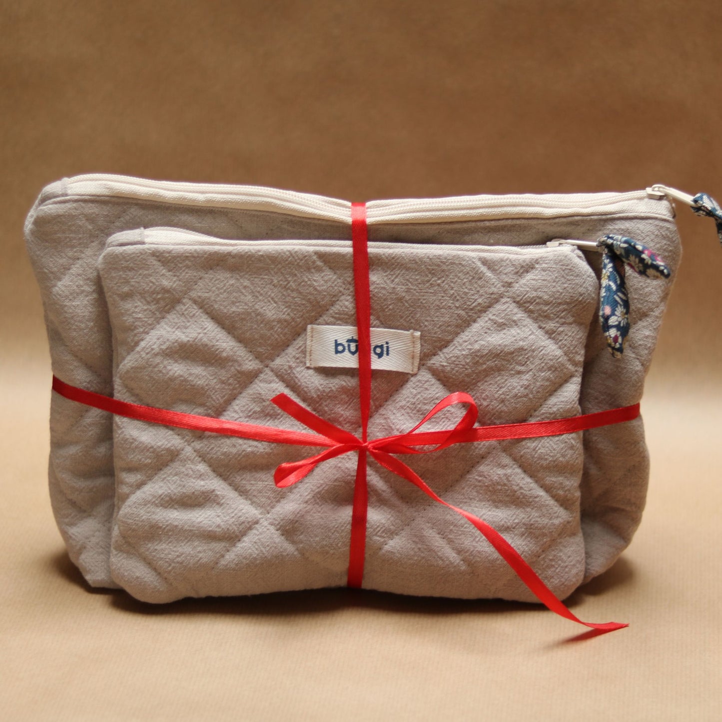 Zestaw dwóch kosmetyczek pikowanych z lnu – mała + duża