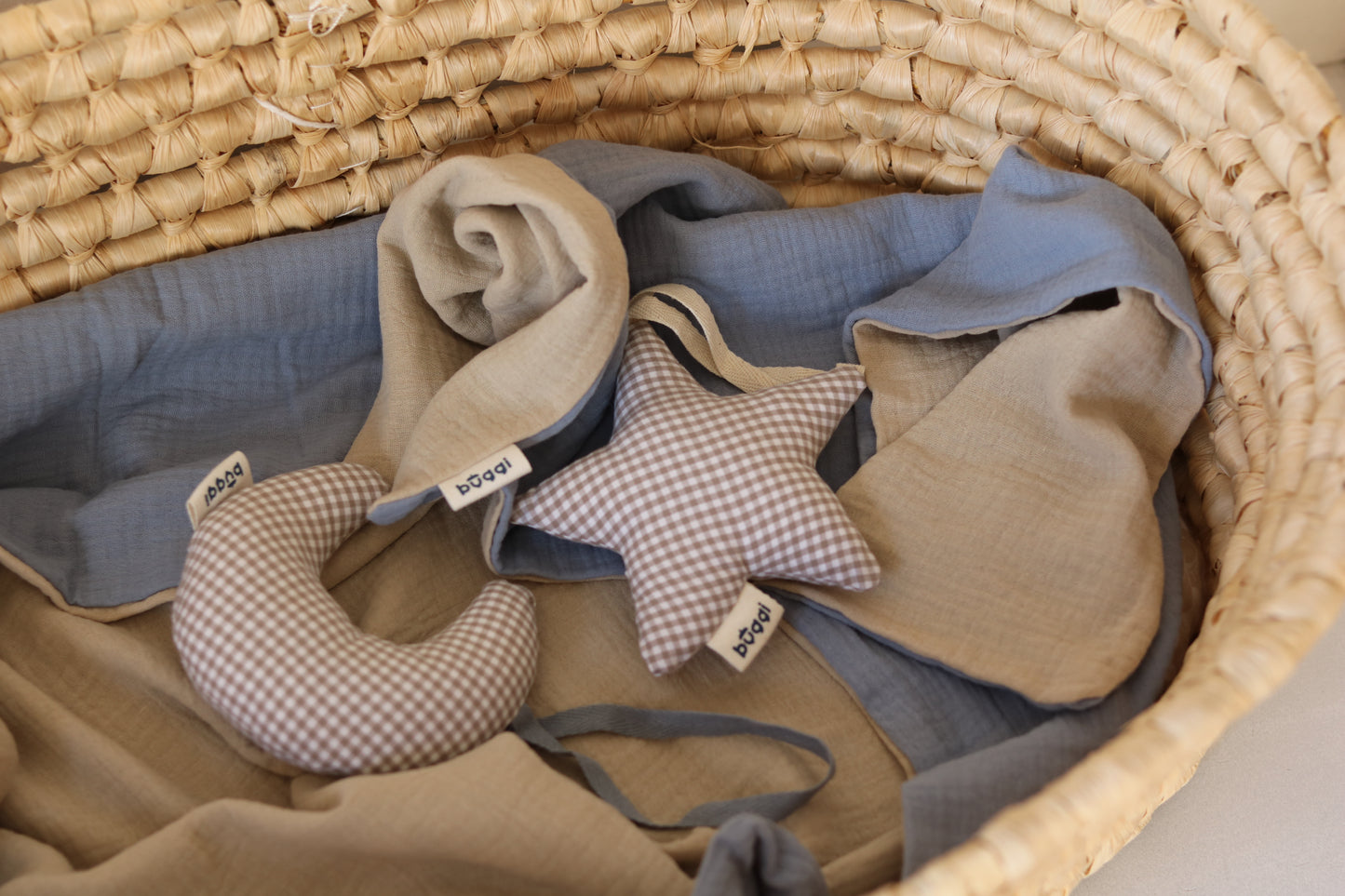 Zestaw prezentowy dla chłopczyka – kocyk + zawieszki | Baby Blue