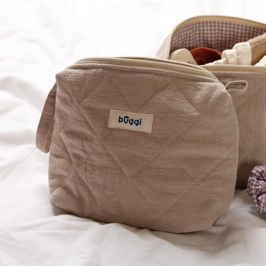 Mała kosmetyczka pikowana z lnu – ręcznie szyta - kolor beżowy