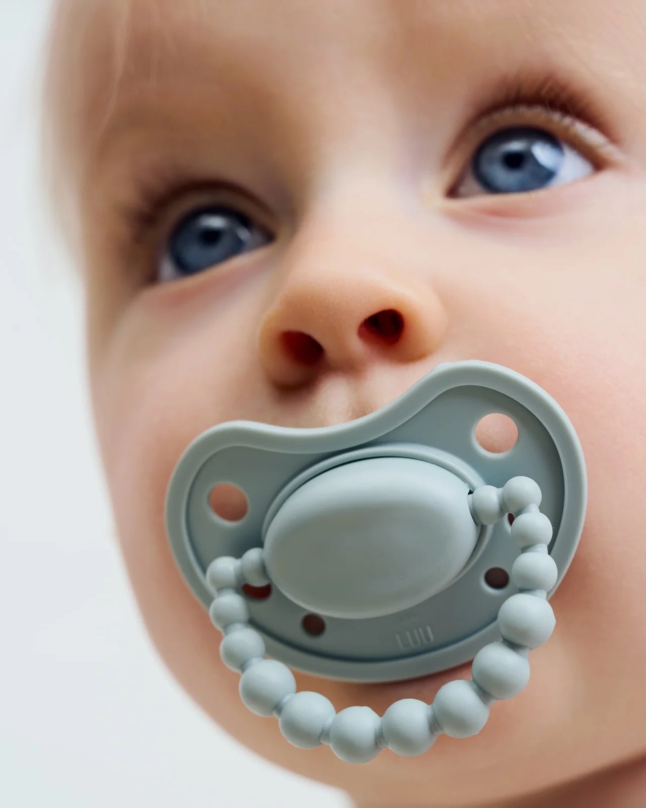 Smoczek pozycjonujący LUU Frozen Sage 0–3 m – dla noworodków