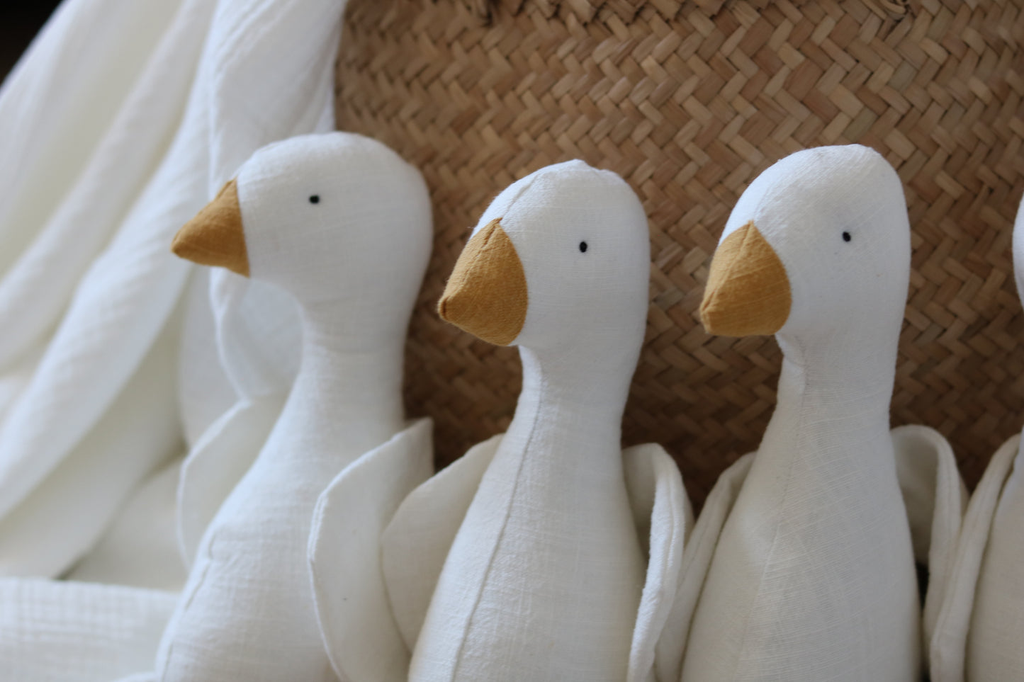 Lniana gąska - ręcznie szyty prezent dla niemowlaka