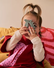 LUU Kids Ollie The Dragon – Cloudy Blue – gryzak sensoryczny dla niemowląt