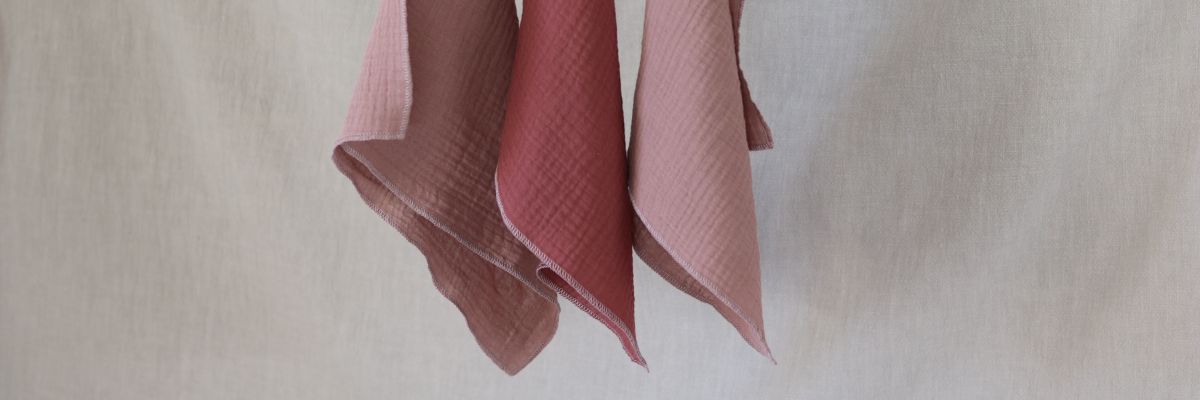 Zestaw pieluszek niemowlęcych do odbijania uszyty z bawełny muślin w odcieniach różu