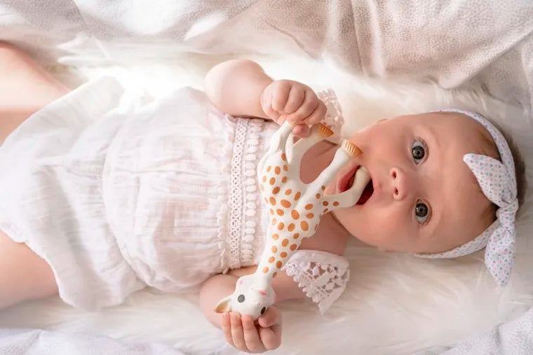 Żyrafa Sophie La Girafe So Pure – naturalny gryzak dla niemowląt 0+ z kauczuku Hevea